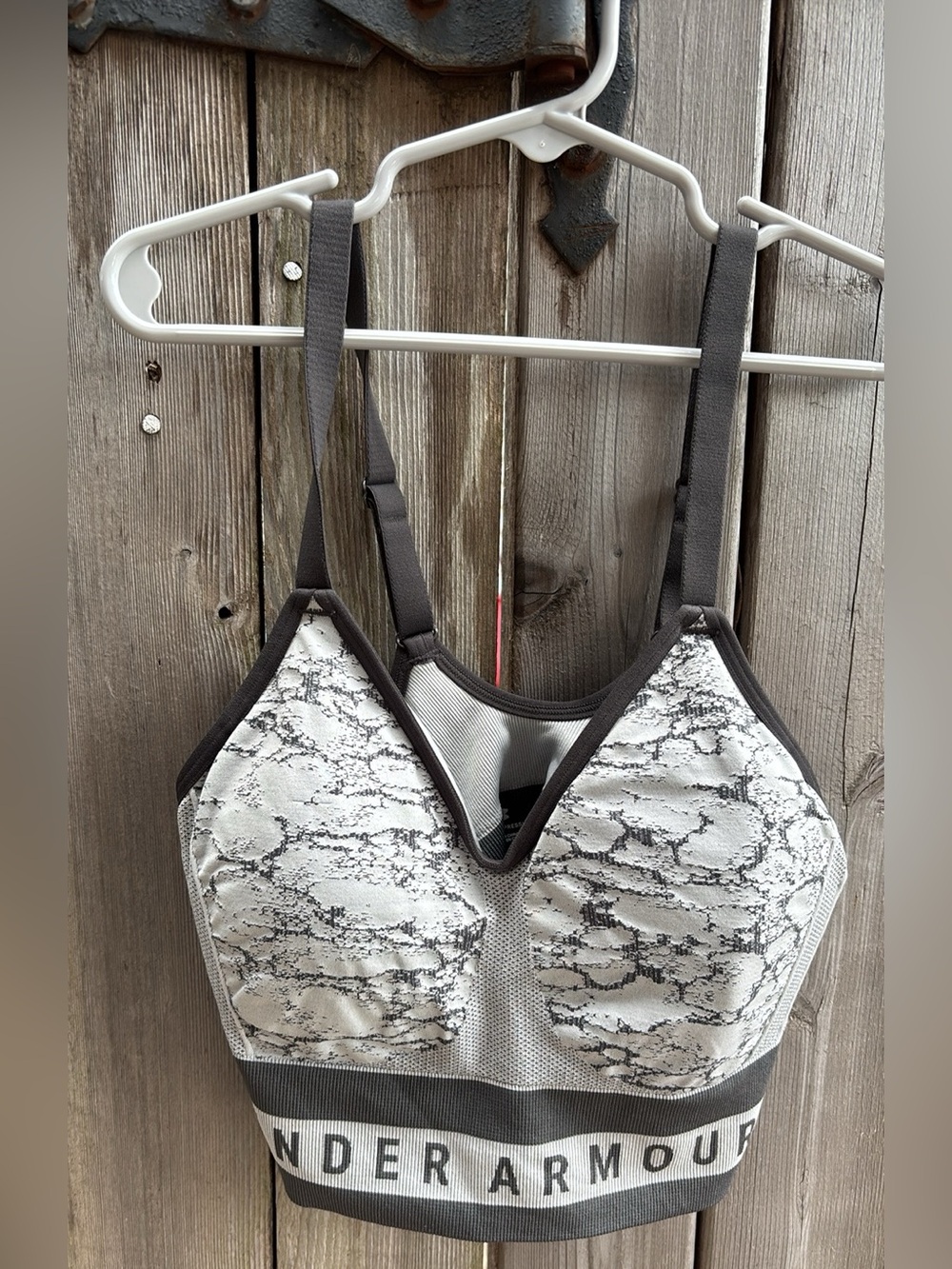 Under Armour White & Gray Patterned compression Support Sports Bra
